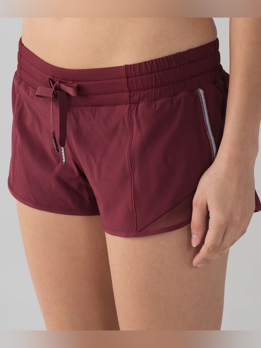 Lululemon Hotty Hot Short 2.5” Deep Rouge Size 6 Run Athletic